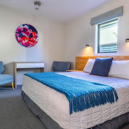 テアナウ Shakespeare House Bed & Breakfast エクステリア 写真