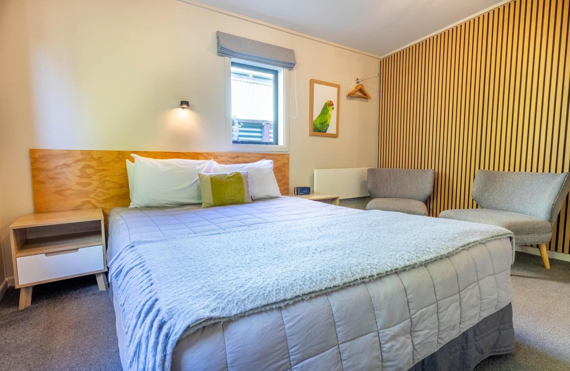 テアナウ Shakespeare House Bed & Breakfast エクステリア 写真