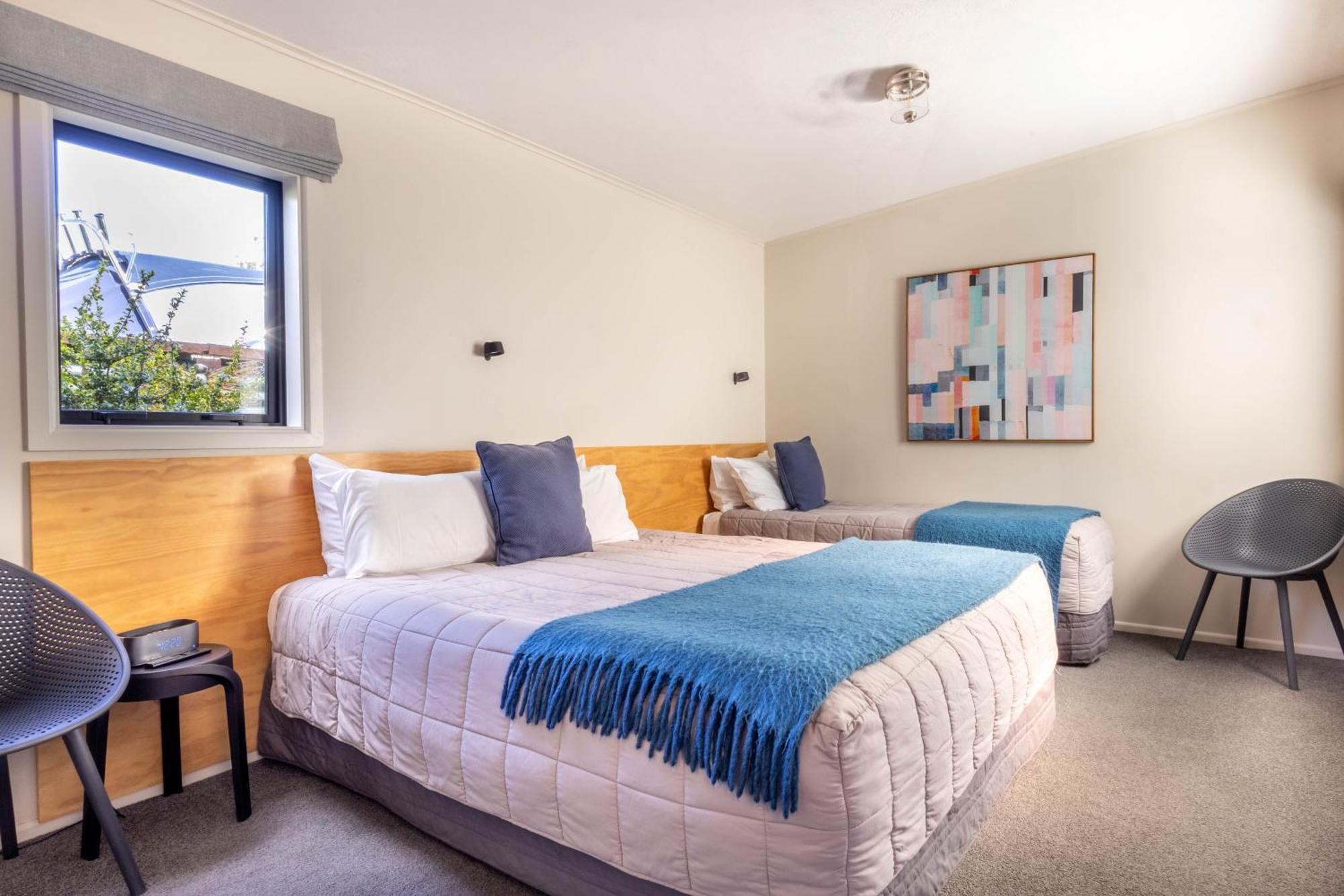 テアナウ Shakespeare House Bed & Breakfast エクステリア 写真