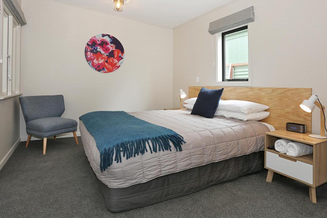 テアナウ Shakespeare House Bed & Breakfast エクステリア 写真