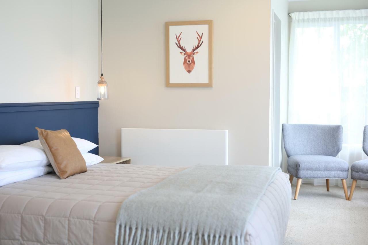 テアナウ Shakespeare House Bed & Breakfast エクステリア 写真